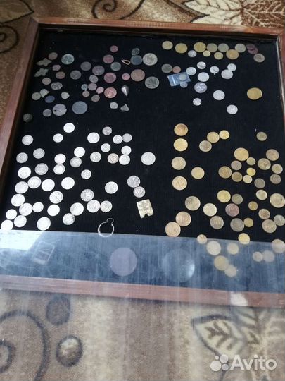 Бюро секретер. Монеты. Хранение
