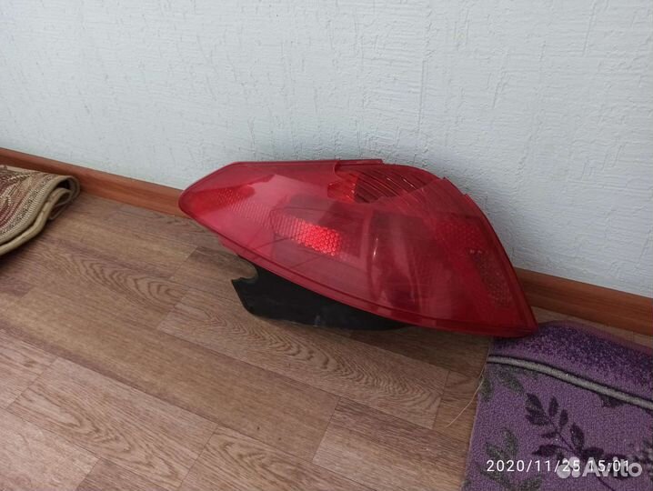 Фонарь задний Пежо 308