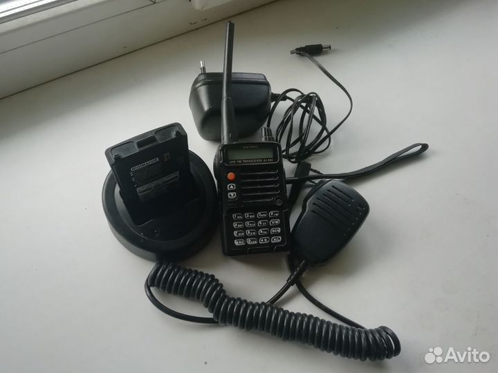 Носимая радиостанция Ajetrays AJ-450