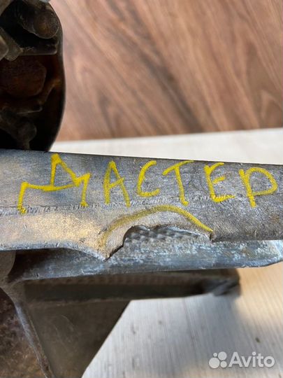 Кронштейн кпп Renault Duster