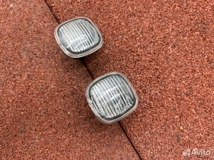 Повторитель поворота в крыло передний Skoda Rapid