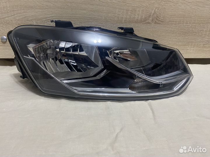 Фара Volkswagen Polo 5 2019г. Оригинал правая