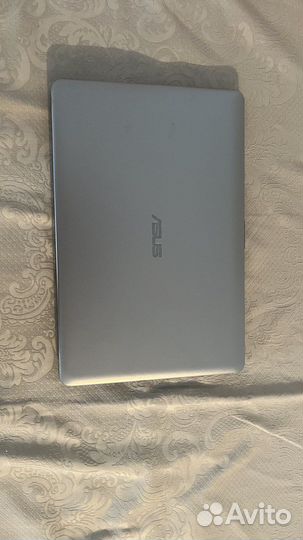 Ноутбук asus