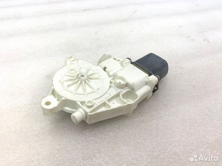 Мотор стеклоподъемника задний левый Mercedes-Benz