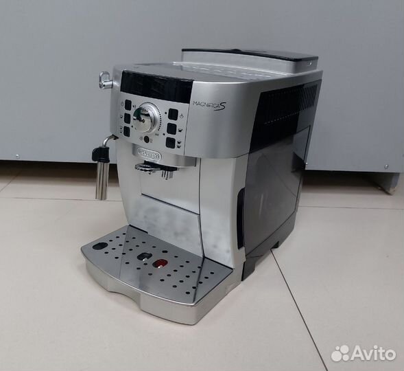 Кофемашина Delonghi ecam 22.110.SB