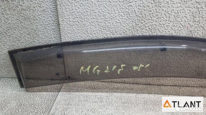 Ветровик передний правый nissan moco