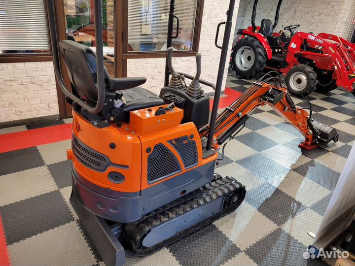 Мини-экскаватор Quadtrac E12, 2022