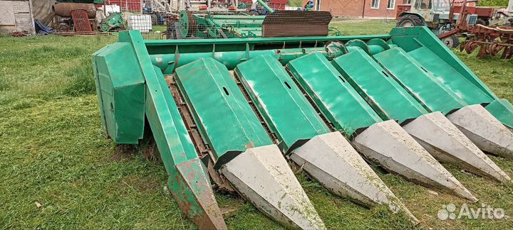 Жатка кукурузная кмд-6
