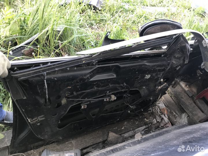 Передняя левая дверь Мерседес cls350 w219