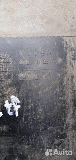 Крепление АКБ (корпус/подставка) Ford Focus II