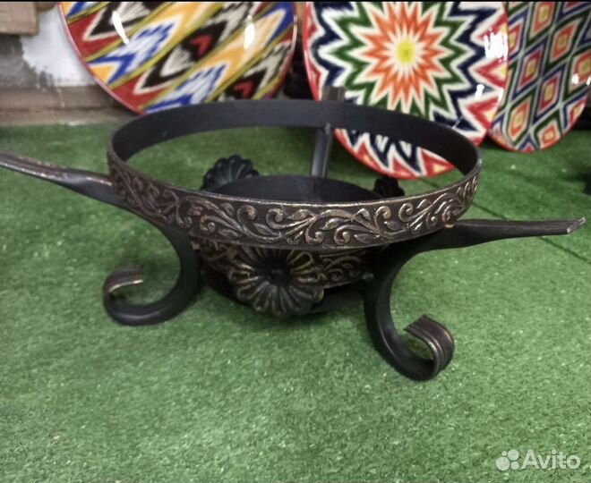 Пoдставка пoд сaдж (казaн) кoвaная