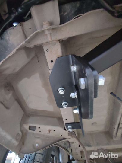 Фаркоп на Тойота Альфард Toyota Alphard 2008-2014г