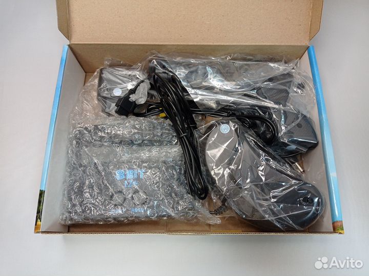 Dendy Фаворит 300 встроенных игр + пистолет