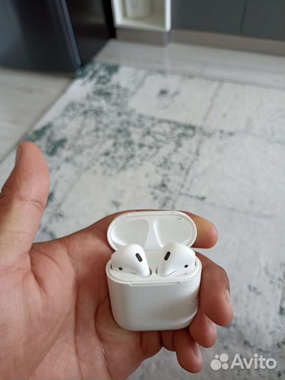 Продаётся наушник айр подс