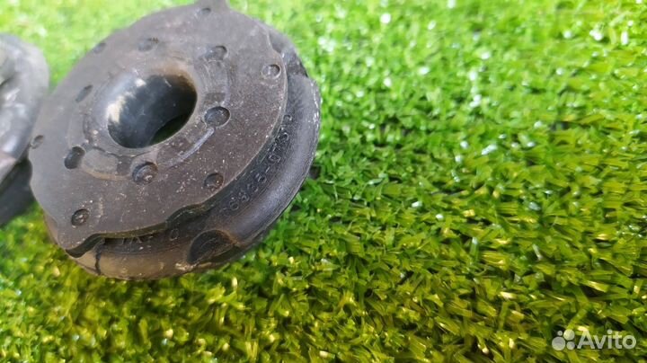 Подушка радиатора Toyota Corolla 180