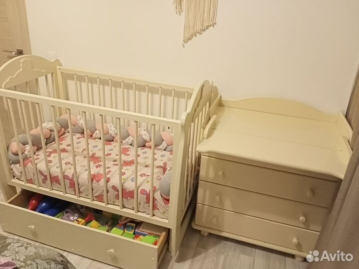 Детская кроватка
