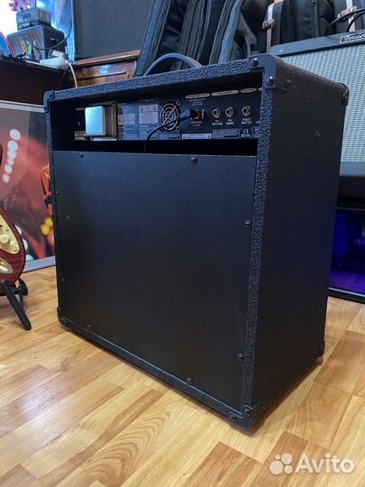 50Watt+эффекты Behringer VT50fx