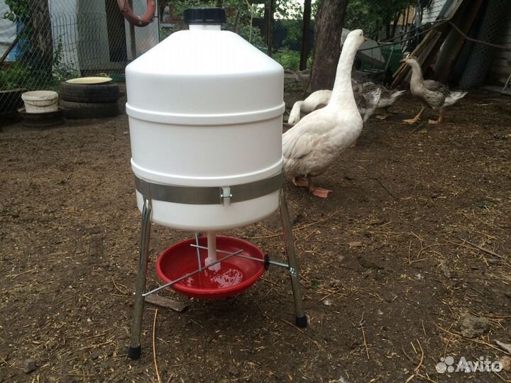 Поилка сифонная на металлических ножках 30 л