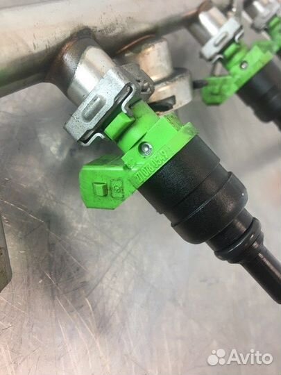 Топливная рампа Mercedes C-Class W203 M271 1.8I