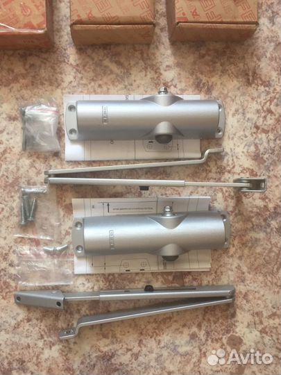 Доводчик дверной Hafele DCL 61 и Armadilo