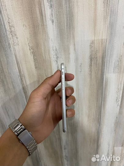 iPhone 8, 64 ГБ
