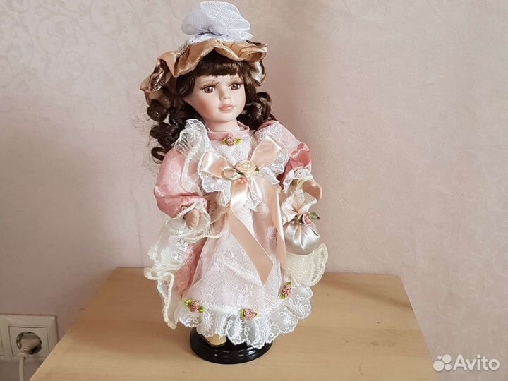 Кукла фарфоровая коллекционная 30см