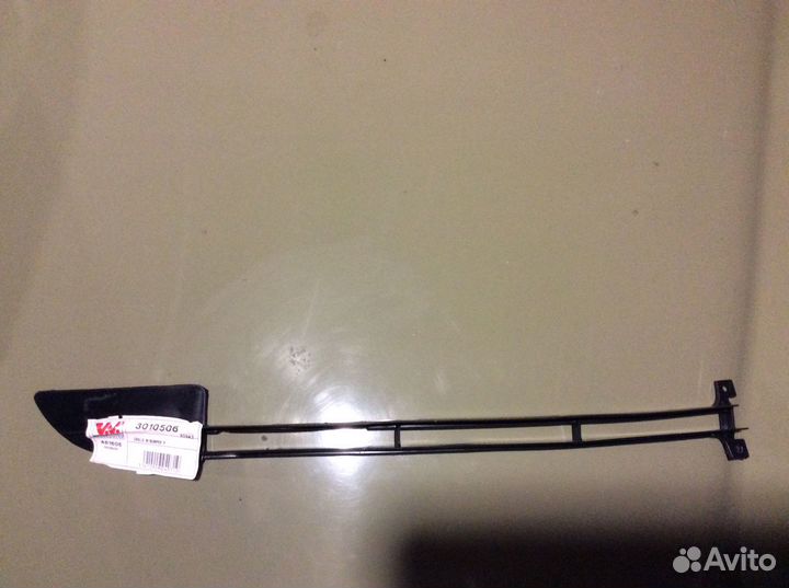 W123 правая нижняя решетка под бампером 