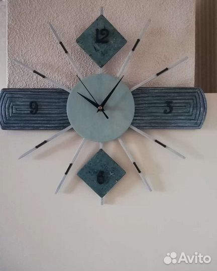 Часы ручной работы