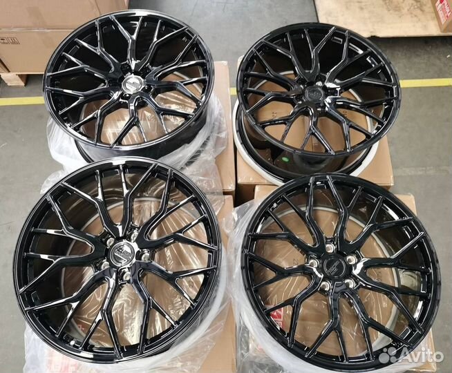 Кованые диски R22 на Porsche Cayenne Порш Каен