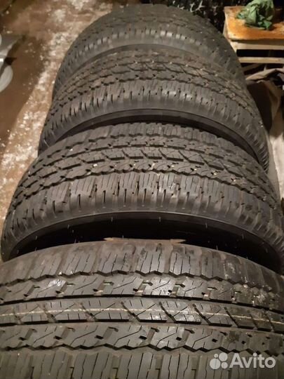 Bridgestone Dueler A/T 693 265/65 R17