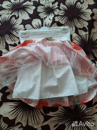 Костюм футболка и юбка на девочку