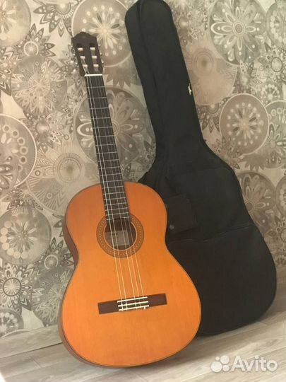 Акустическая гитара yamaha