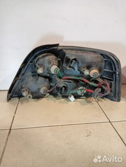 Фонарь задний правый Mitsubishi galant ea1a