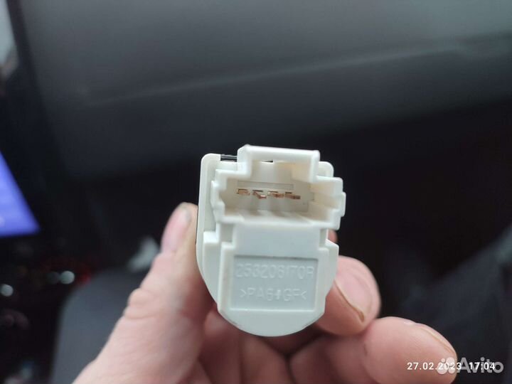 Концевик педали тормоза duster 2.0