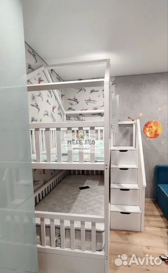 Двухъярусная кровать