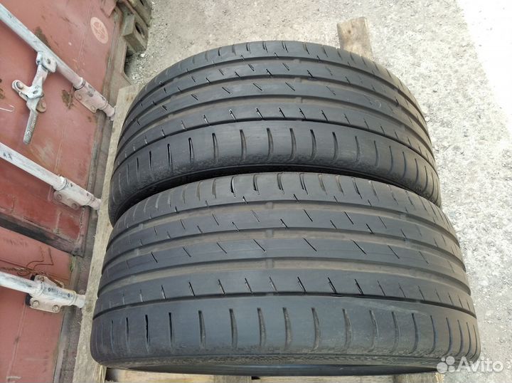 Pirelli P Zero Nero 215/40 R18
