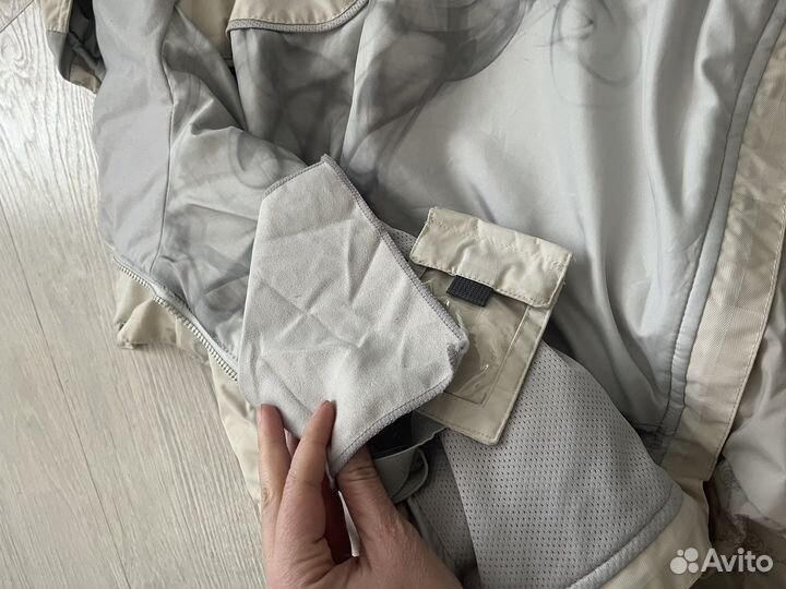 Сноубордическая куртка S