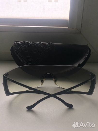 Солнцезащитные очки Versace