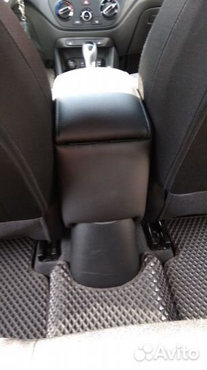 Подлокотник Хендай Солярис 2, Рио 4