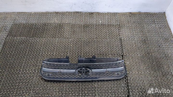 Решетка радиатора Toyota RAV 4, 2004