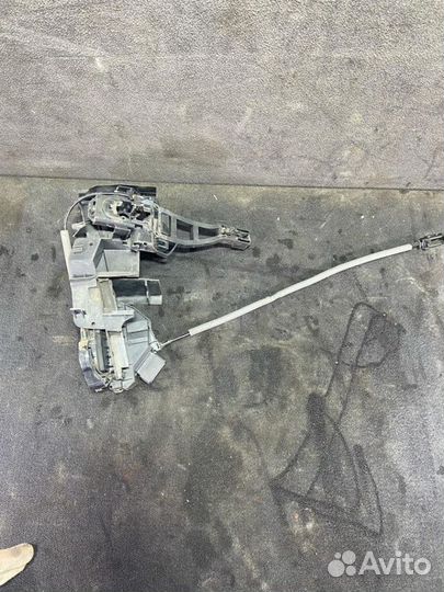 Замок двери передней правой Ford Focus 3 2011 CB8