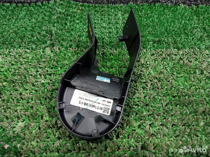 Заглушка крепления сиденья задняя правая Mitsubish