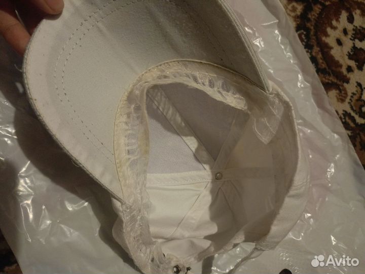 Кепка белая, снудик(шарф), шапка вязаная