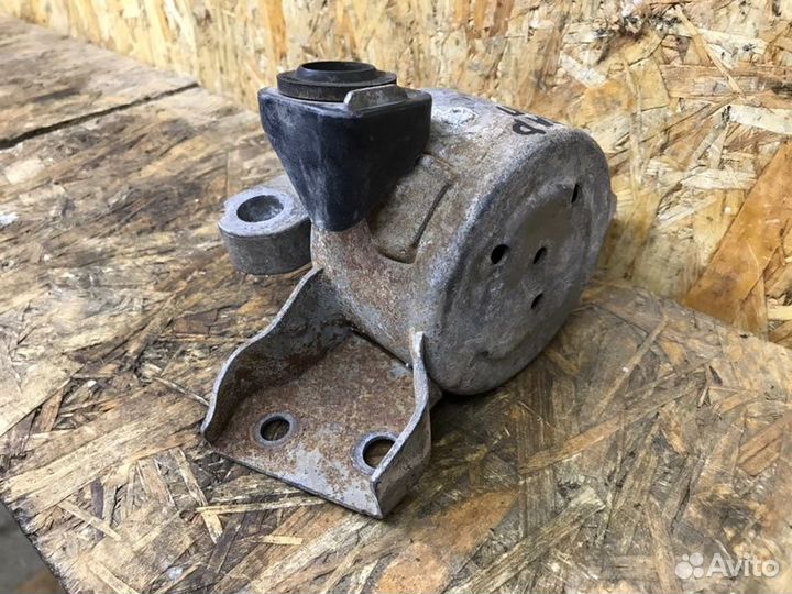 Подушка двигателя левая Opel Corsa D хетчбек 1.2