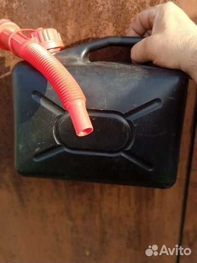 Канистра 5литров для лодочного мотора