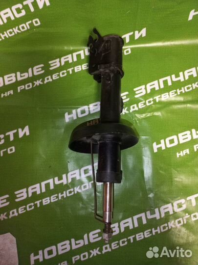 Передний амортизатор Opel Vectra B седан 1996