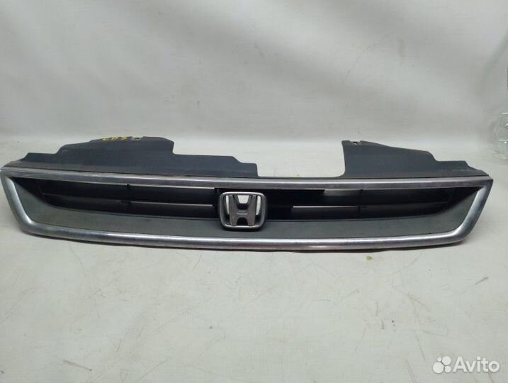 Решетка радиатора Honda Accord CD5 F22B 1996
