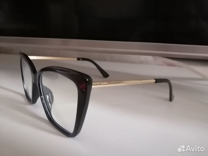 Оправа имиджевая новая