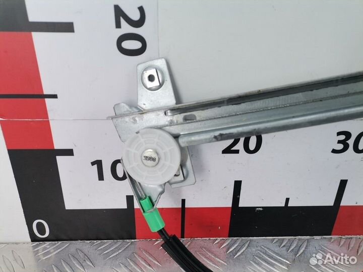 Стеклоподъемник электрический задний левый