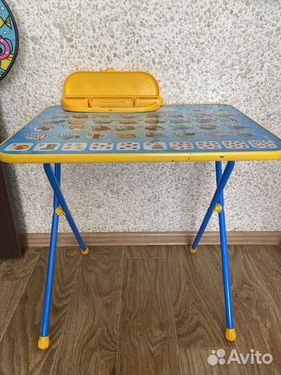 Детский стол и стул